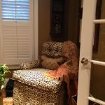 upholsterd-tuffed-leopard-chair